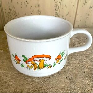 Vintage 1970s mushroom design mug.